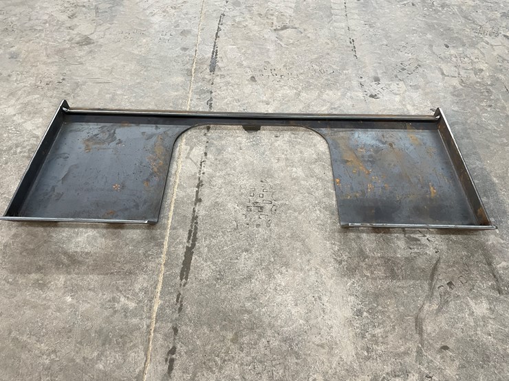 #2472-•-skid-steer-walk-through-weldable-attachment-plate-image-6