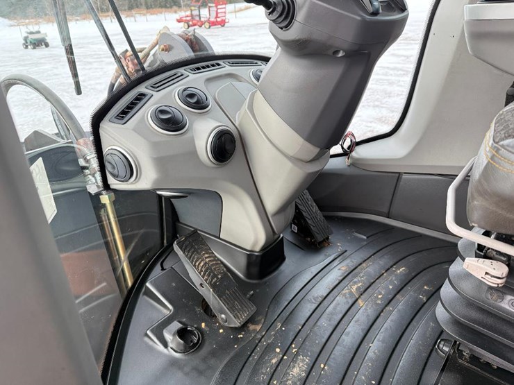 2019-case-621g-xt-image-58