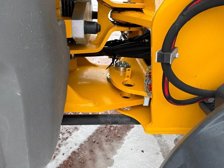 2019-deere-244l-image-45