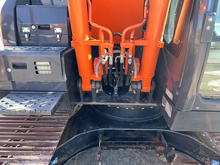 2017-hitachi-zx120-6-image-10