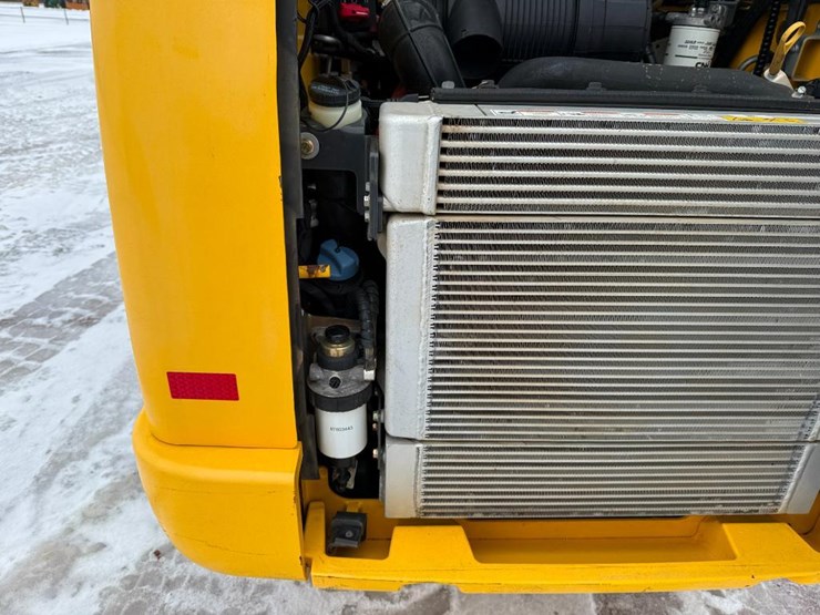 2023-new-holland-c334-image-32