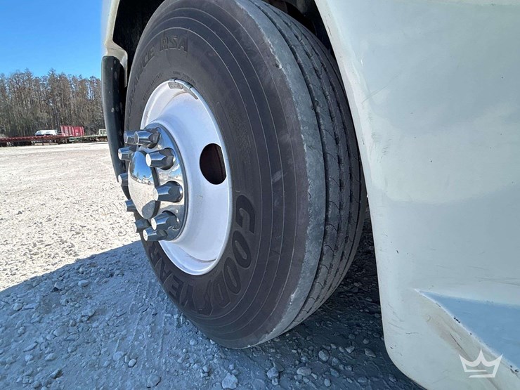 2016-freightliner-cascadia-125-image-29