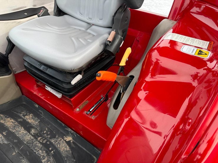 case-ih-farmall-140a-image-46