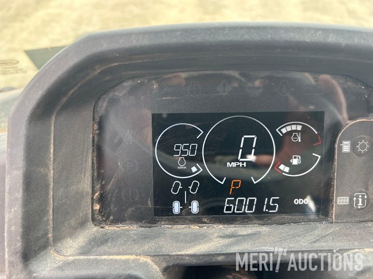 2022-john-deere-gator-image-44