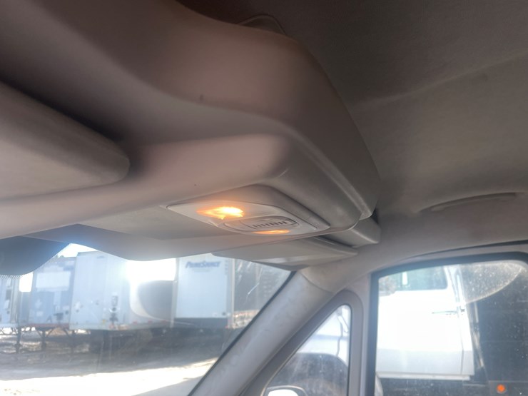 2016-dodge-3500-image-27