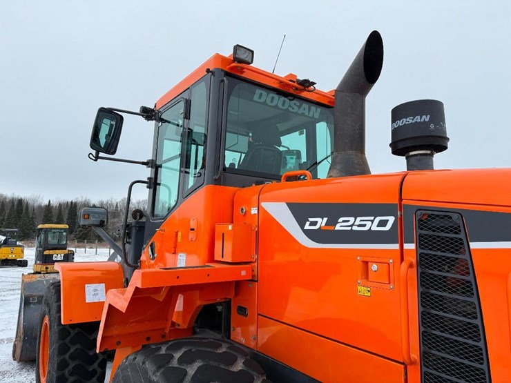 2018-doosan-dl250-5-image-14