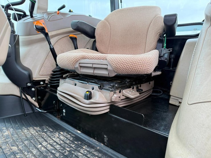 john-deere-6105e-image-54