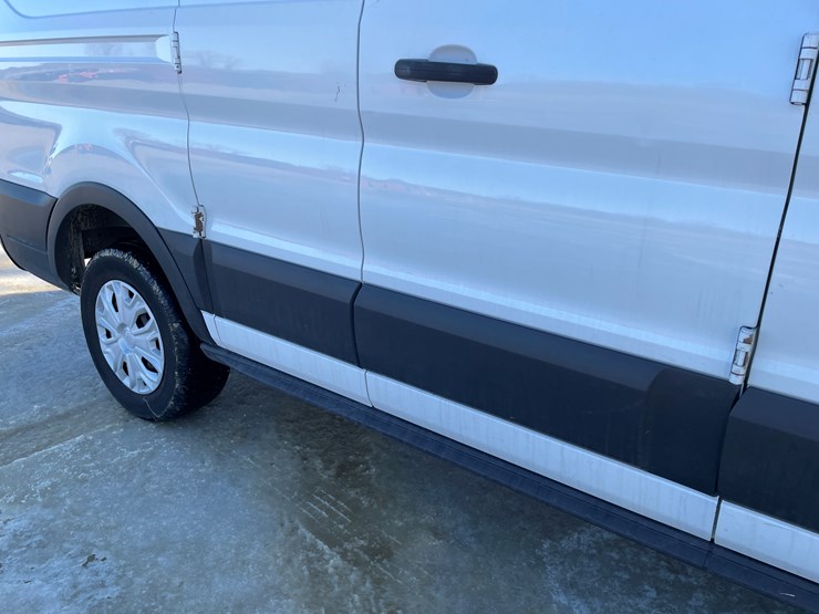 2019-ford-transit-image-18