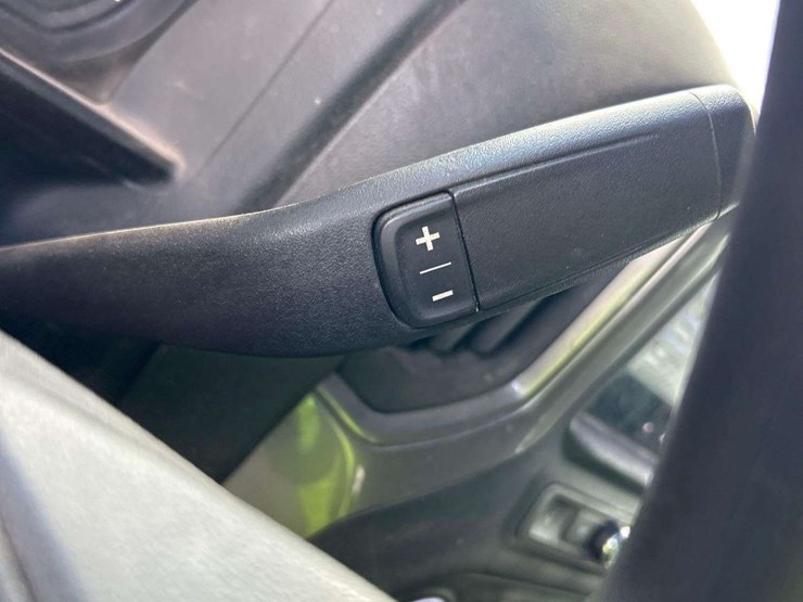 2023-chevrolet-silverado-1500-image-14