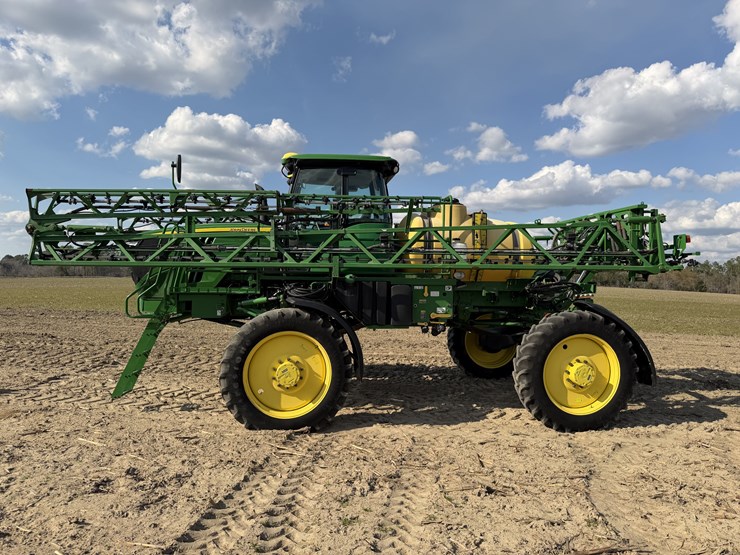 2022-john-deere-r4023-image-2