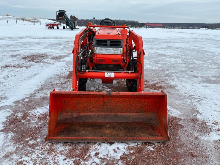 kubota-la480-image-2