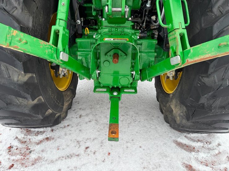 john-deere-3033r-image-38