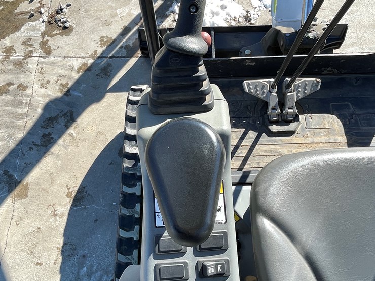 2022-bobcat-e20-image-25