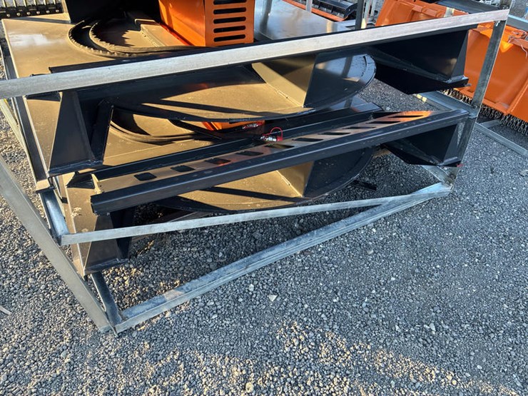 #115402-•-skidsteer-mt-72"-brush-cutter-image-4