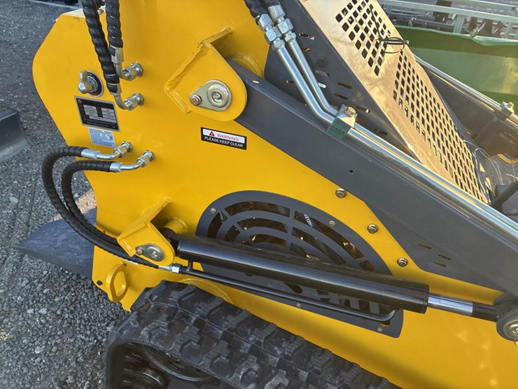 #115381-•-mini-skidsteer-ldr-image-8