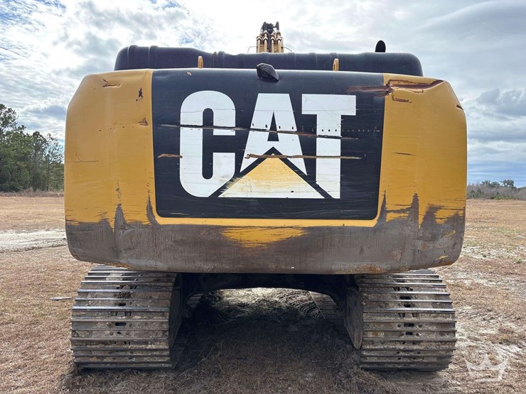 2017-caterpillar-336f-image-49