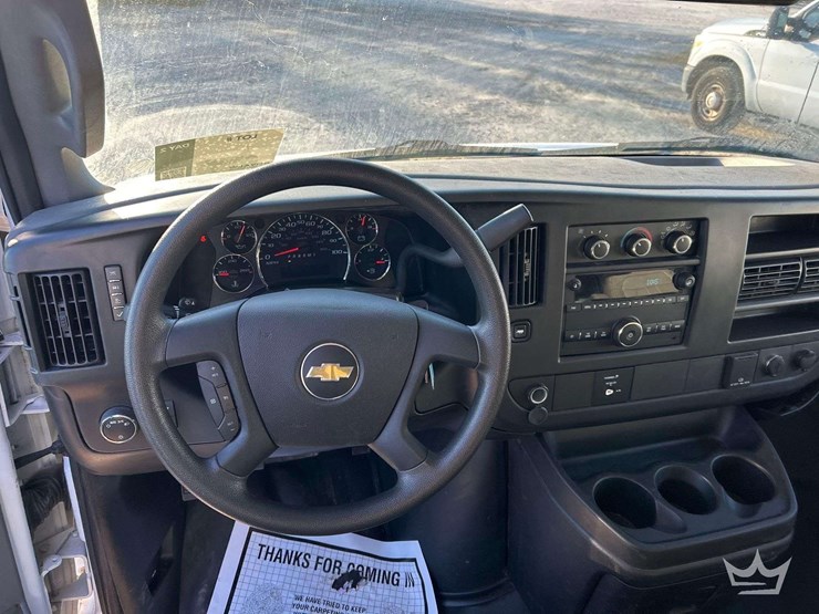 2023-chevrolet-express-2500-image-6