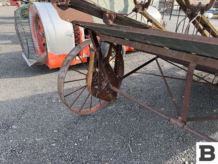 green-crop-model-r-hay-loader-image-13