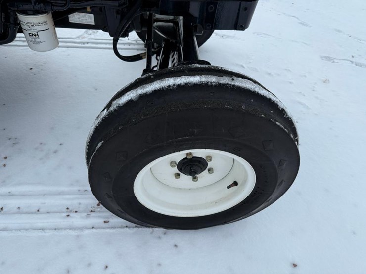 new-holland-tn75d-image-11