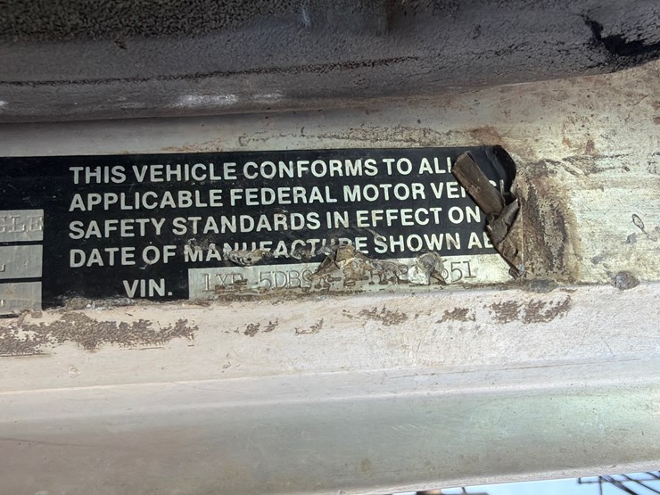 1987-peterbilt-379-image-16