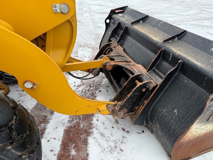 caterpillar-906m-image-39