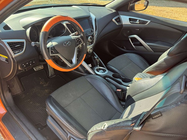 2016-hyundai-veloster-3-door-hatchback-coupe---136,264-miles-image-11