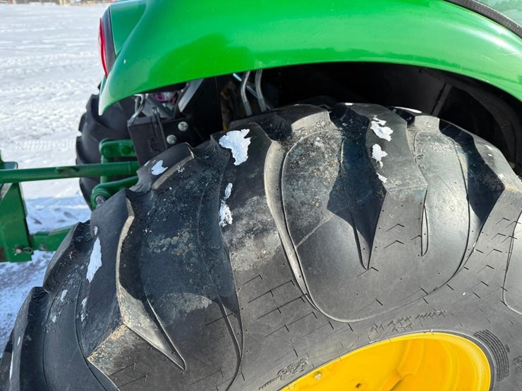 john-deere-4052r-image-8