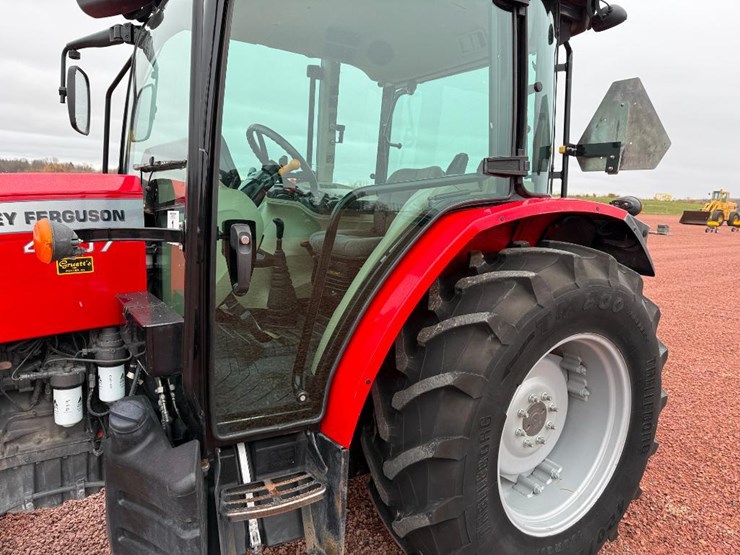 massey-ferguson-4707-image-14