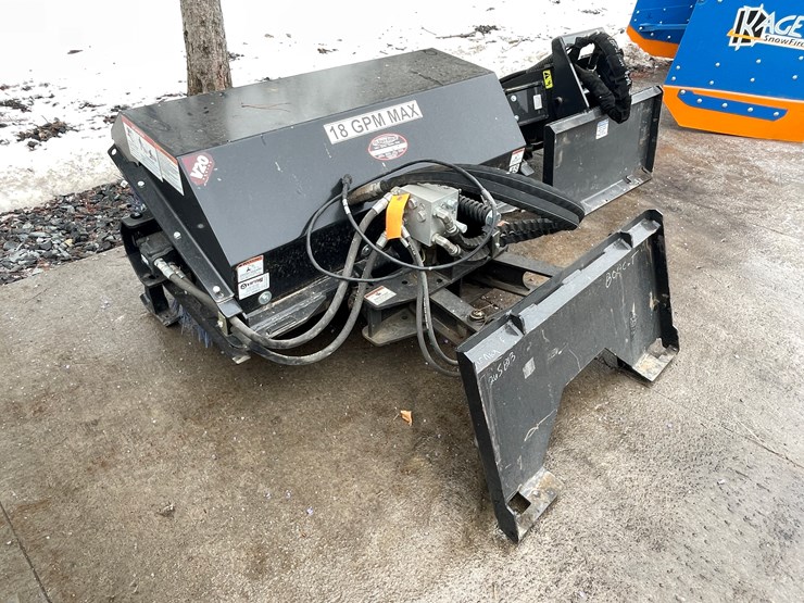 #4903-•-virnig-48"-mini-skid-steer-mount-hydraulic-broom-image-3