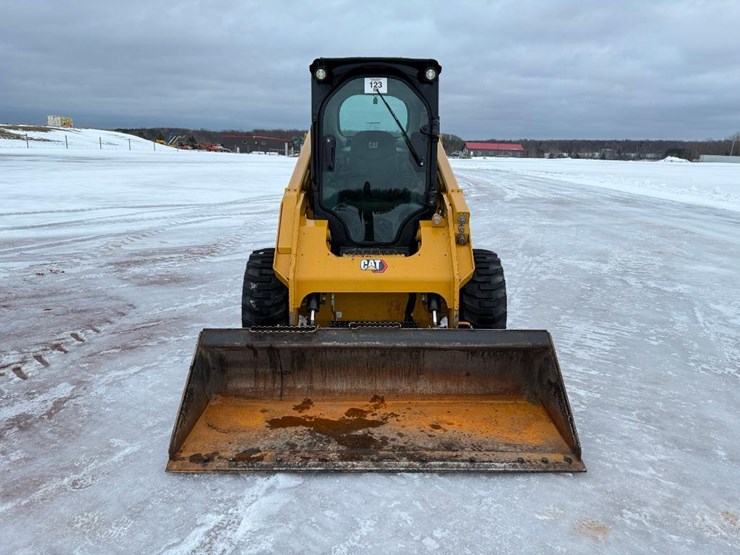 2022-caterpillar-246d3-image-2