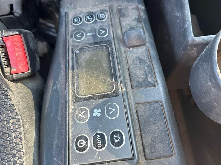 2020-link-belt-145x4-zero-swing-hydraulic-excavator-image-31