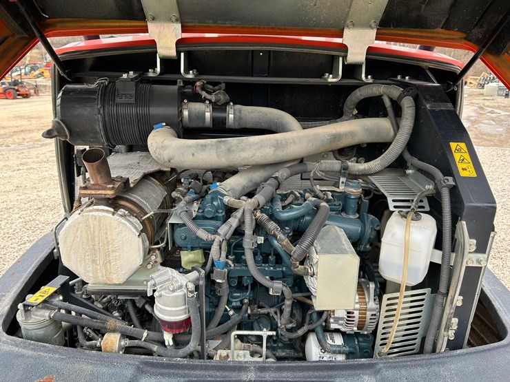 2021-kubota-r540-image-13