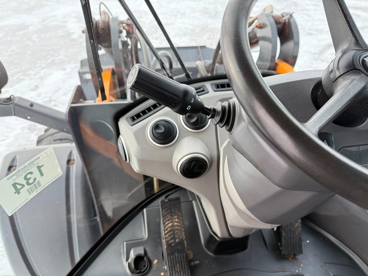 2019-case-621g-xt-image-66