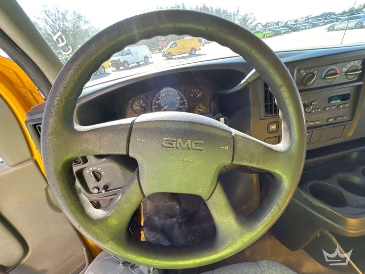 2006-gmc-3500-image-13