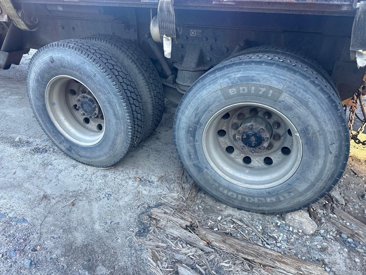 2005-kenworth-t300-image-6