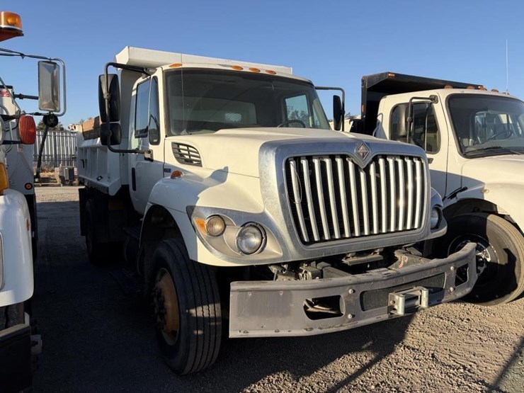 2008-international-workstar-7300-image-2