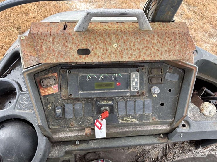 2004-deere-310sg-image-28