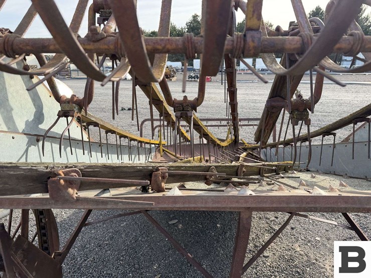 green-crop-model-r-hay-loader-image-14