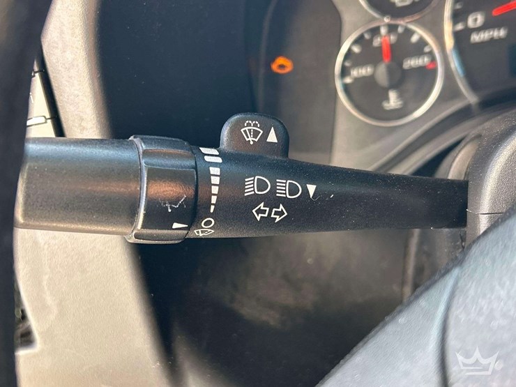 2017-chevrolet-express-3500-image-16