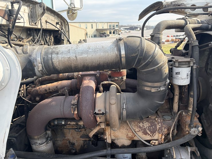 1981-peterbilt-359-image-21