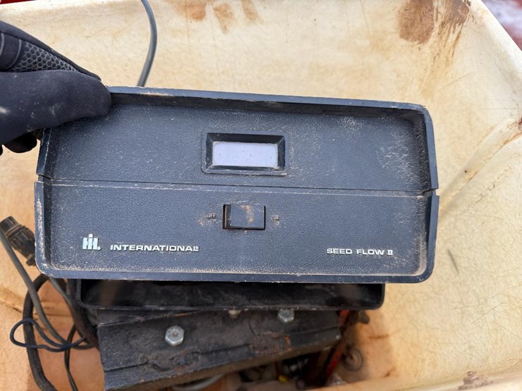 #74-•-lot-74-image-28