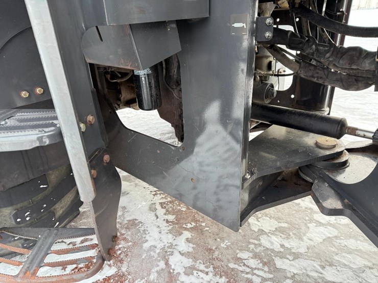 2019-case-621g-xt-image-26