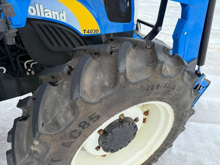 new-holland-t4030-image-12