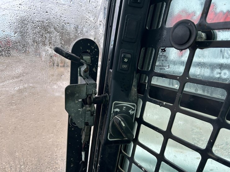 2021-bobcat-t770-image-27