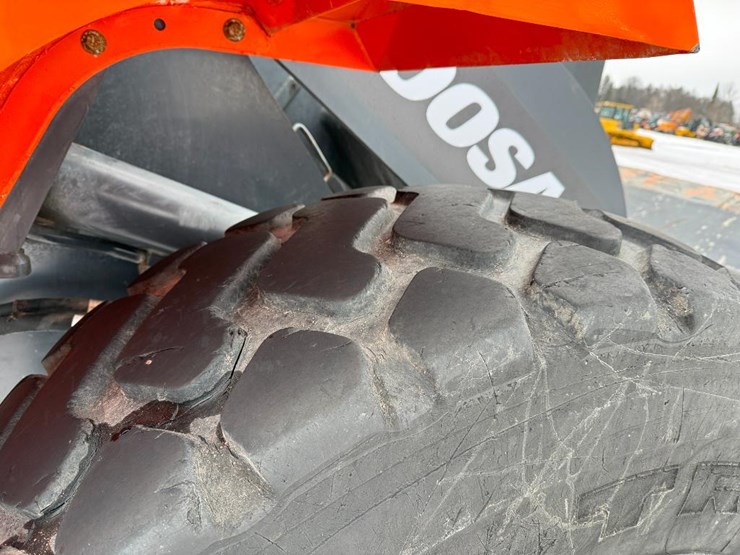 2018-doosan-dl250-5-image-9