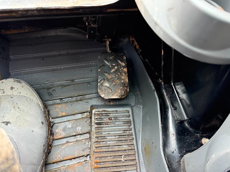 2022-caterpillar-246d3-image-37