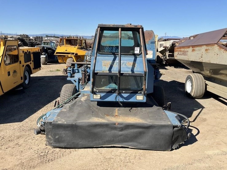 weiss-mcnair-magnum-x-s.p.-nut-harvester,-diesel-image-2