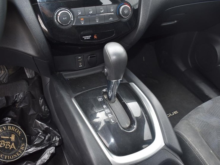 2015-nissan-rogue-image-25