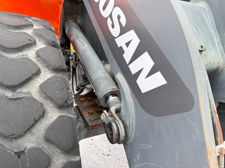 2018-doosan-dl250-5-image-37