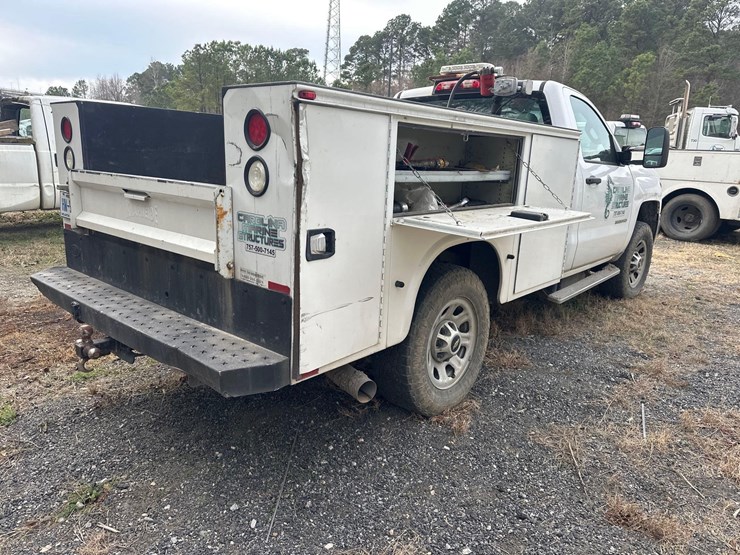 2015-chevrolet-3500hd-image-4